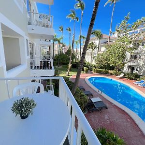 Studio Pool View